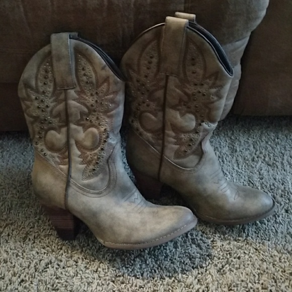 very volatile los angeles cowboy boots